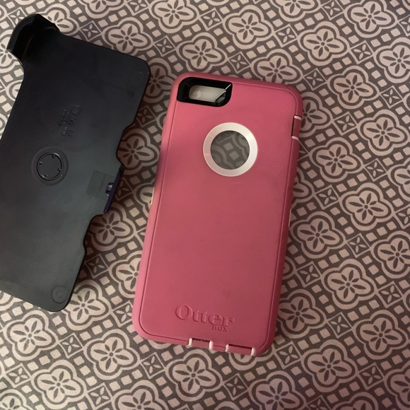 iPhone 6s Plus otterbox pink case - Picture 2 of 2